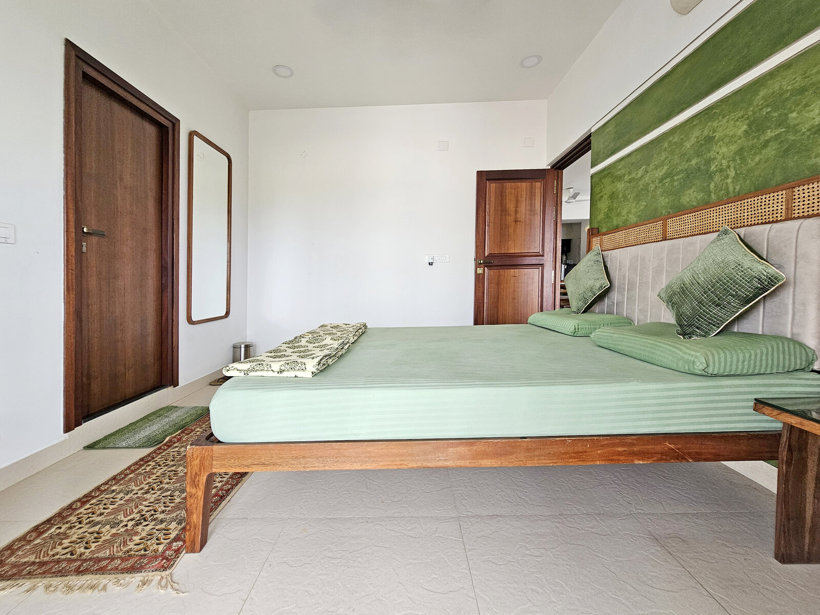 Bedroom one, photo 4